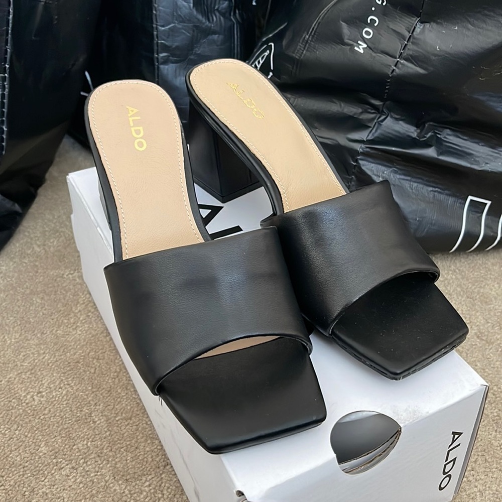 Womens black heels